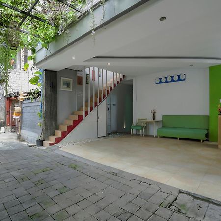 Oyo 3852 Valomia Guest House デンパサール エクステリア 写真