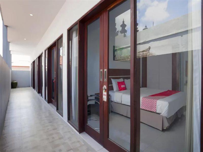 Oyo 3852 Valomia Guest House デンパサール エクステリア 写真