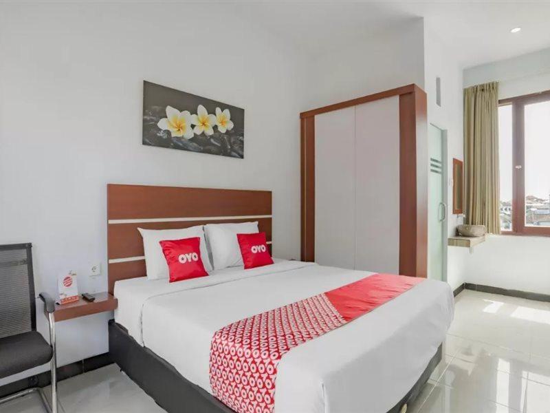 Oyo 3852 Valomia Guest House デンパサール エクステリア 写真