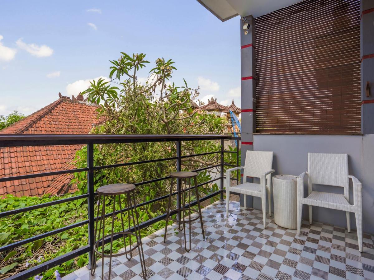Oyo 3852 Valomia Guest House デンパサール エクステリア 写真