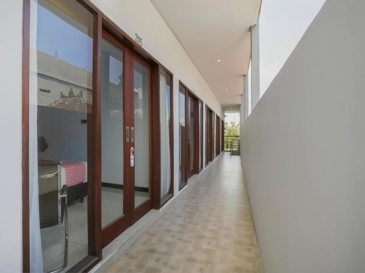 Oyo 3852 Valomia Guest House デンパサール エクステリア 写真