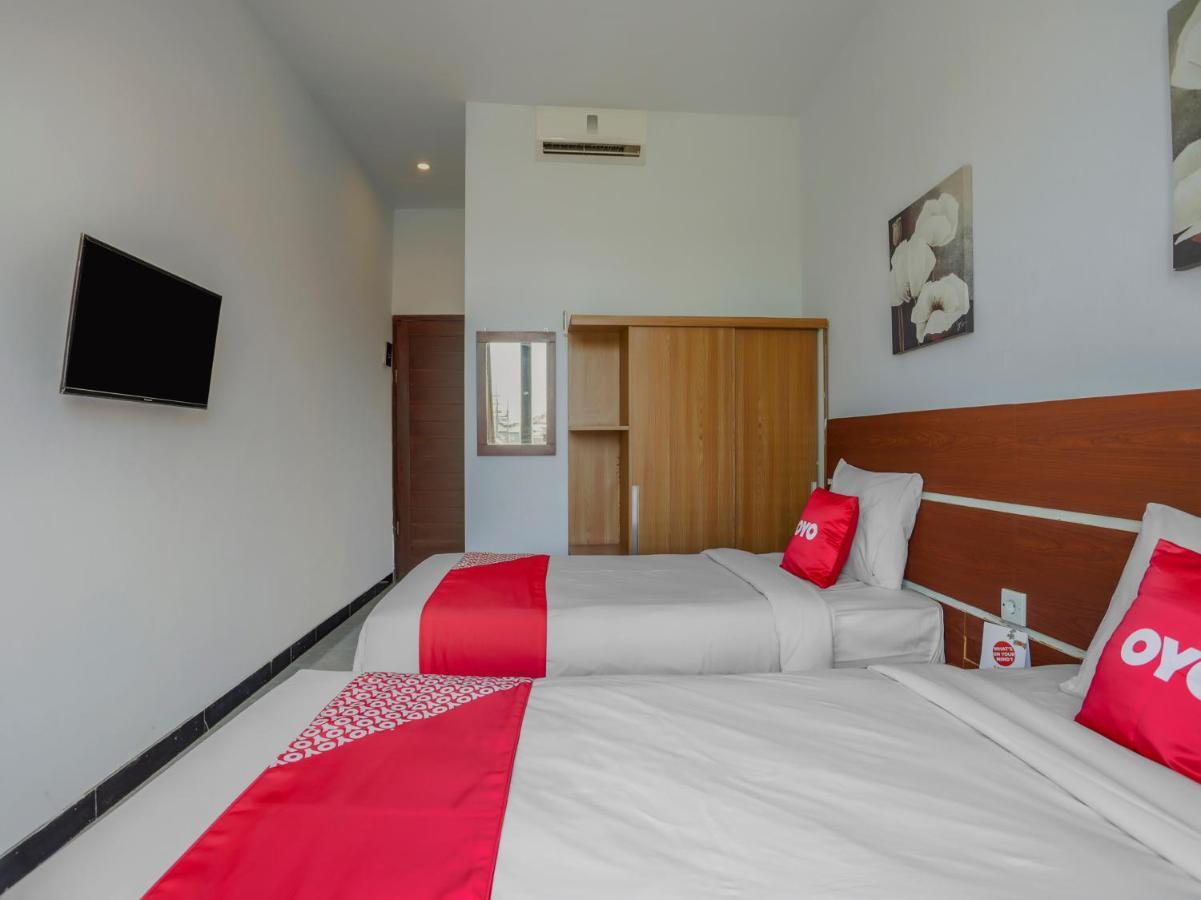 Oyo 3852 Valomia Guest House デンパサール エクステリア 写真